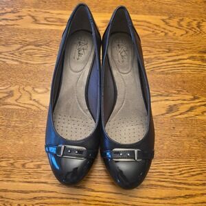 LifeStride Soft System Navy Blue Patent Toe Buckle Wedge Heel Shoes Womens Sz 10